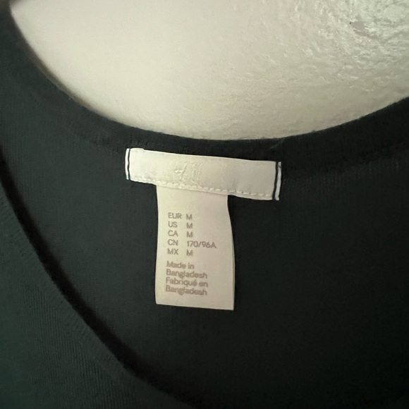 H&M - Picture 2 of 4